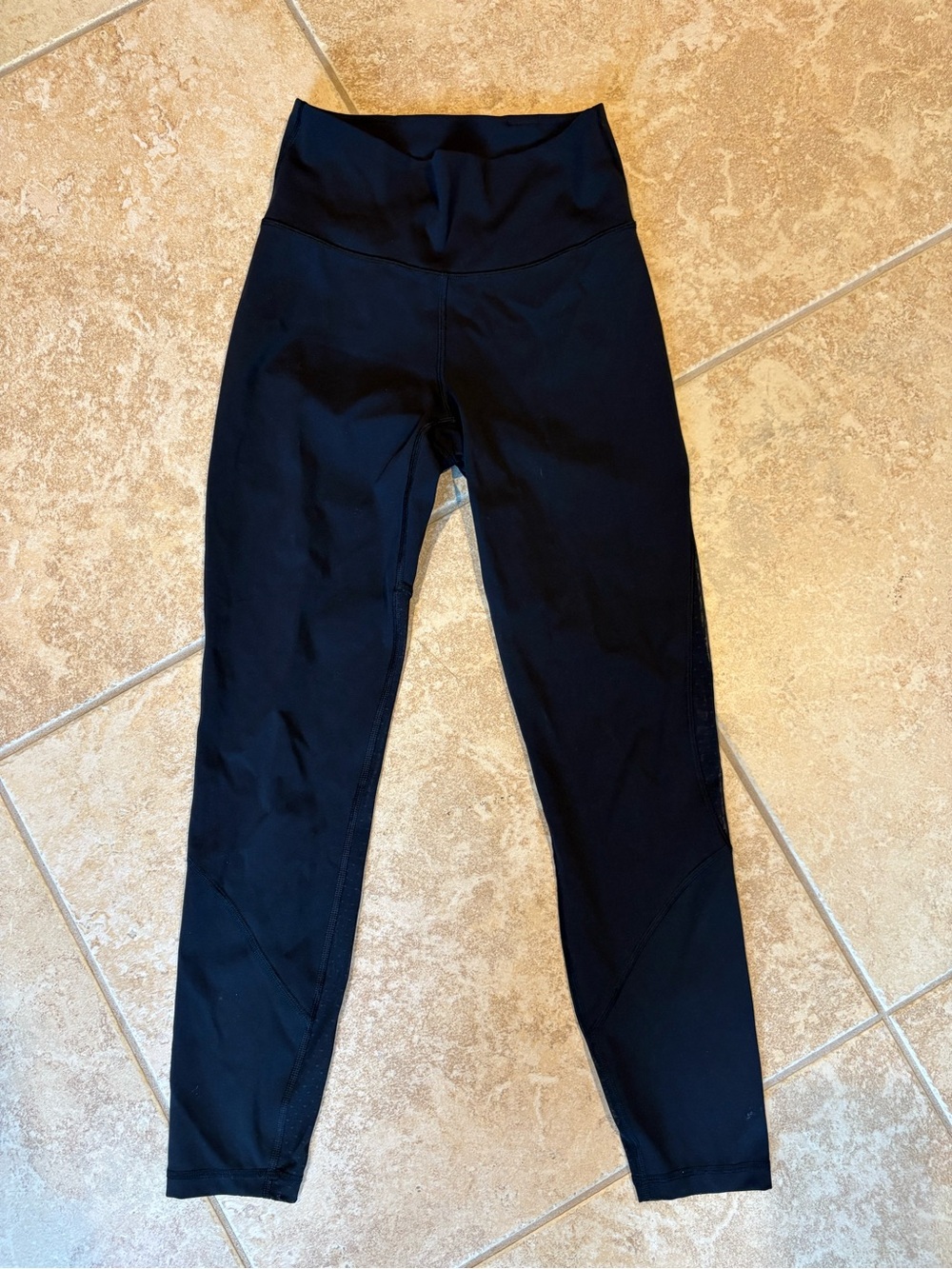 High-Waist Black Active Leggings Lululemon size 4 design black